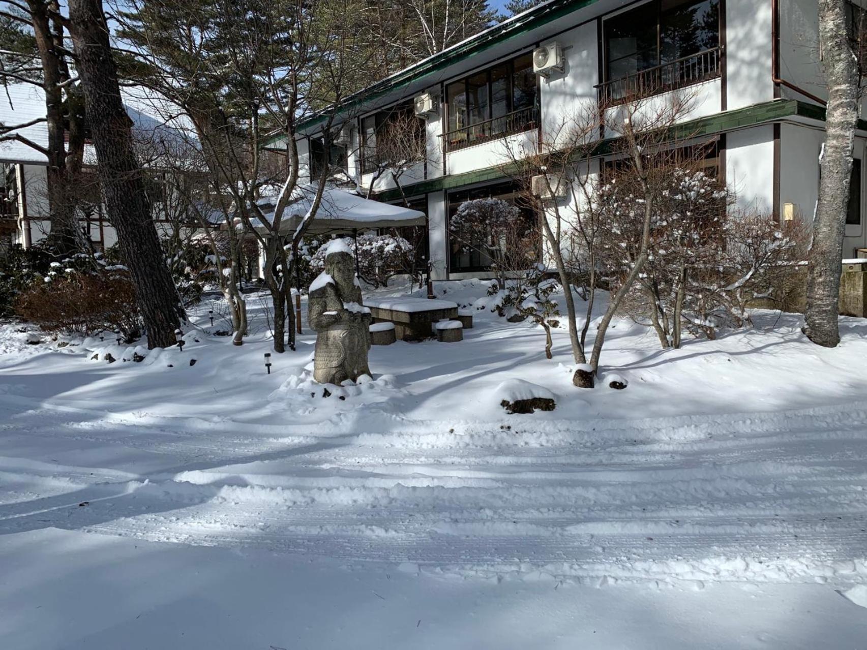 Ele Hotel Onsen Ryokufutei Кусацу Экстерьер фото