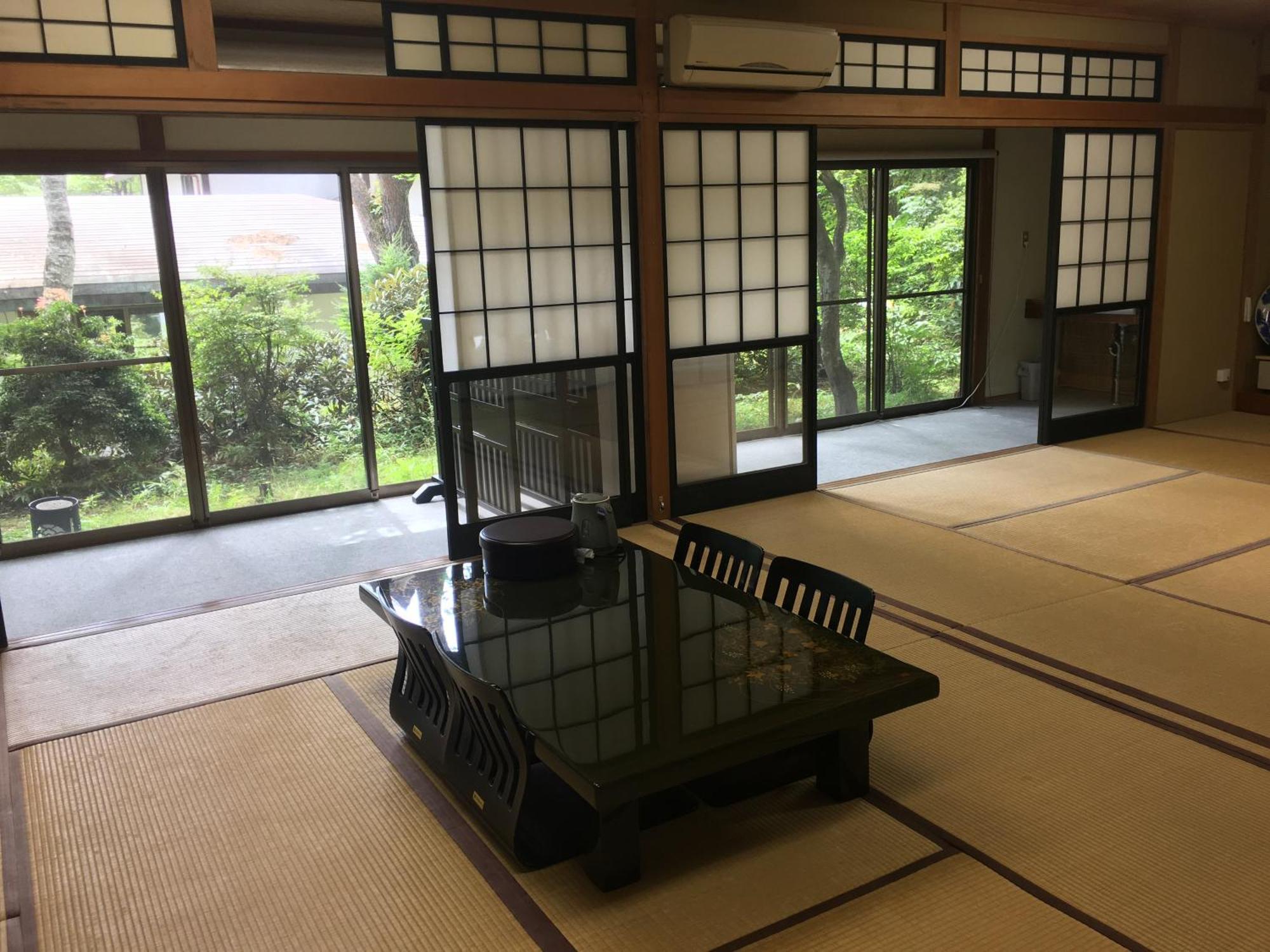 Ele Hotel Onsen Ryokufutei Кусацу Экстерьер фото